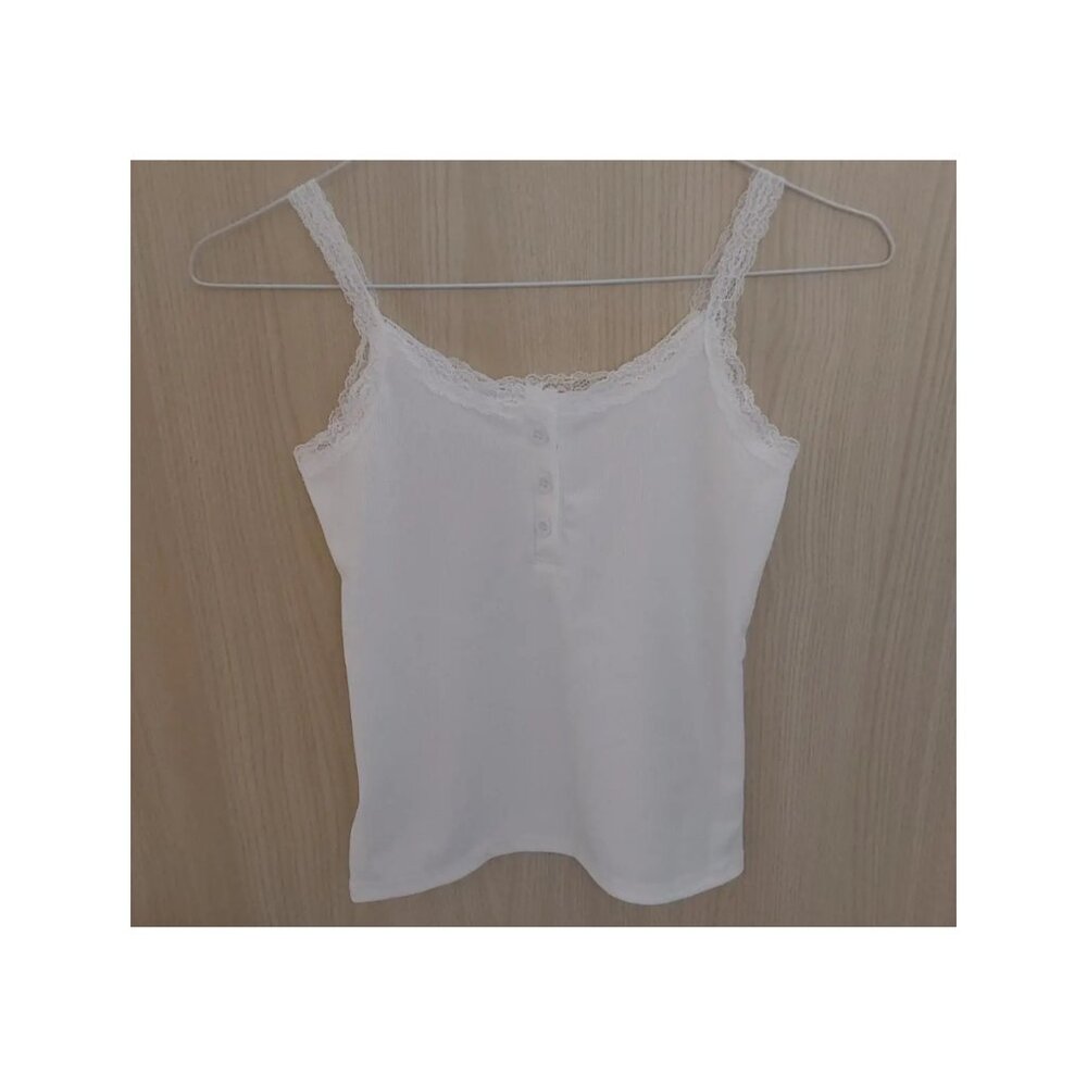 Chic Lace Sleeveless Tank Top – Feminine & Stylish